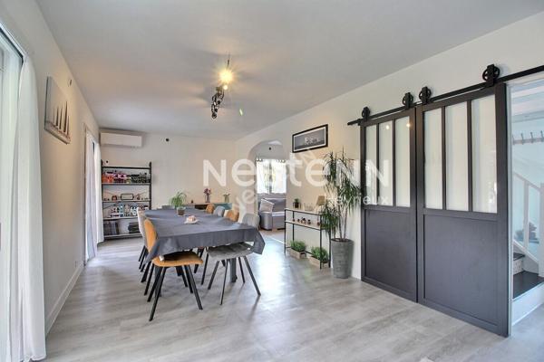 Diemoz: Maison de type 5 avec garage et piscine sur 1000 m² au calme.