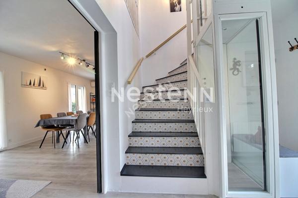 Diemoz: Maison de type 5 avec garage et piscine sur 1000 m² au calme.