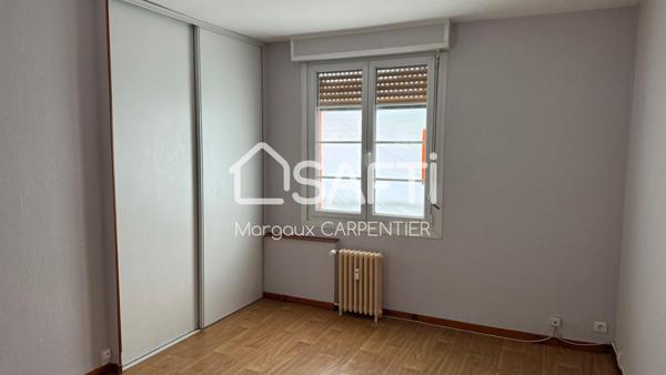 Appartement de 75 m² avec cave et garage.