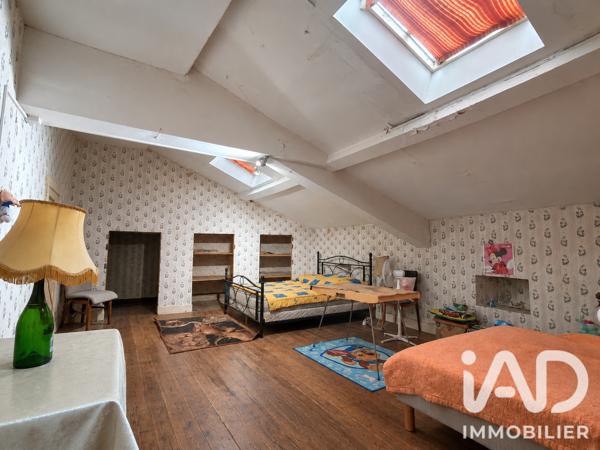 Maison à vendre 10 pièces 231 m² Saint-Laurent-de-Céris