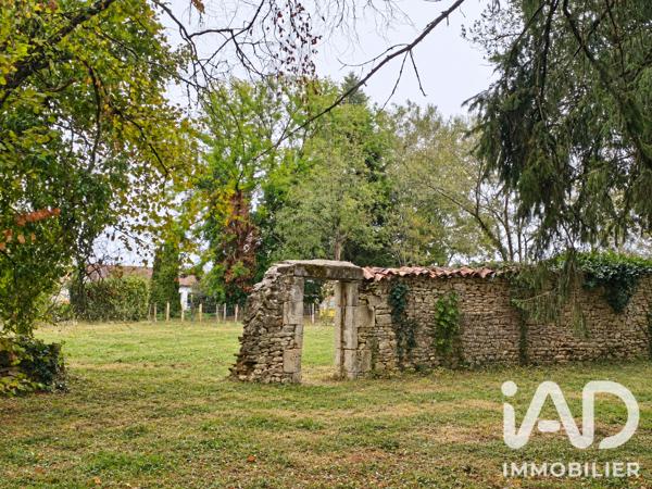 Maison à vendre 10 pièces 231 m² Saint-Laurent-de-Céris