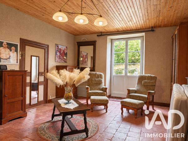Maison à vendre 10 pièces 231 m² Saint-Laurent-de-Céris