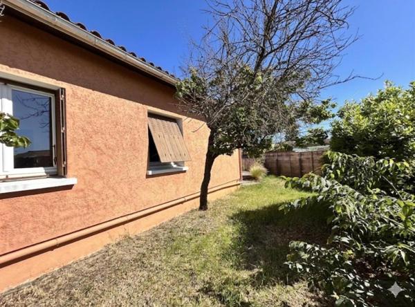 Maison de ville au coeur de Saint-André de Cubzac - 94 m2 habitables - 5 Pièces - 3 Chambres - Terrain  de 480 m2 - Piscinable