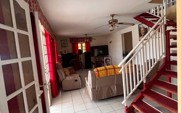 Maison à vendre    5 pièces • 193,85 m2 Sainte-Anne