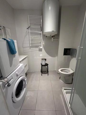 Location                                                      Appartement
                        
                     1 pièces                      16 m2                     à Aubagne