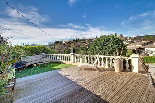 A VENDRE à DRAGUIGNAN - Maison rénovée avec appartement indépendant