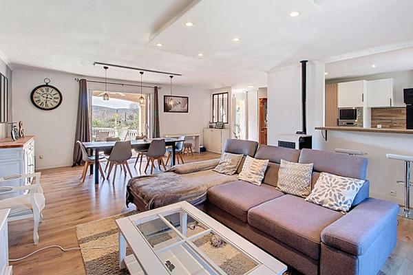 A VENDRE à DRAGUIGNAN - Maison rénovée avec appartement indépendant