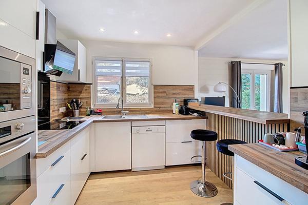 A VENDRE à DRAGUIGNAN - Maison rénovée avec appartement indépendant