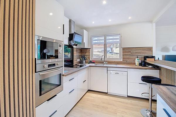 A VENDRE à DRAGUIGNAN - Maison rénovée avec appartement indépendant