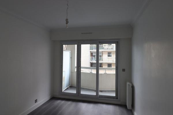 PARIS 18 EME- RUE VAUVENARGUES - METRO GUY MOQUET €577 500 ** - Référence SB-6689