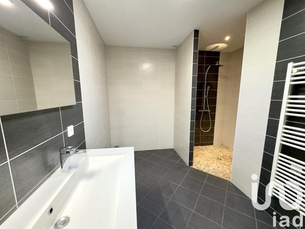 Maison 5 pièces de 141 m² à Montmérac (16300)