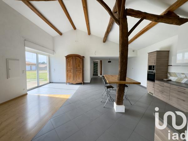 Maison 5 pièces de 141 m² à Montmérac (16300)