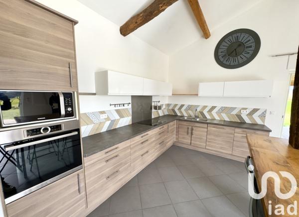 Maison 5 pièces de 141 m² à Montmérac (16300)