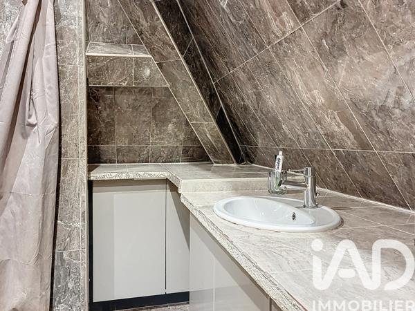 Maison à vendre 8 pièces 226 m² Saint-Valérien