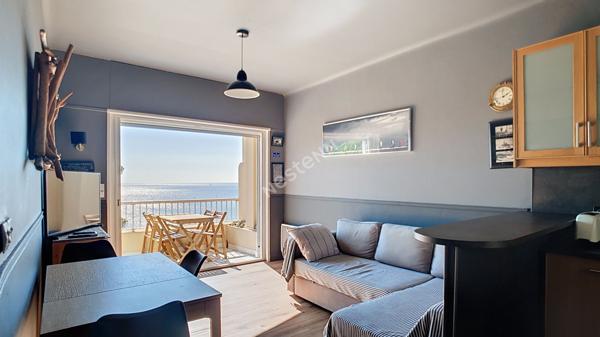 Charmant 2 pièces avec vue splendide sur le Grand Bleu !