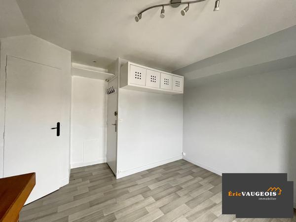 Coulommiers (77120) Studio dernier étage, centre ville Coulommiers