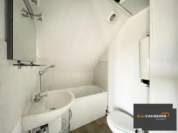 Coulommiers (77120) Studio dernier étage, centre ville Coulommiers