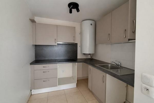 Appartement 2 pièces avec stationnement - Chennevières-sur-Marne - CHENNEVIERES SUR MARNE