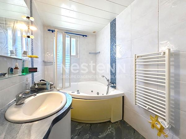 Montigny le Bretonneux Le Village - Maison 6 pièce(s) 4 chambres 91m²