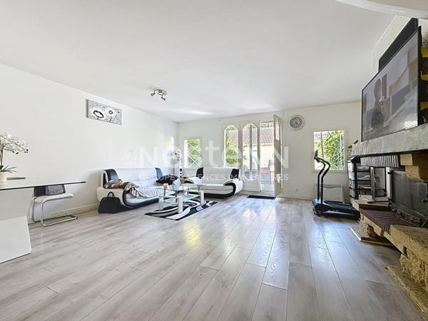 Montigny le Bretonneux Le Village - Maison 6 pièce(s) 4 chambres 91m²