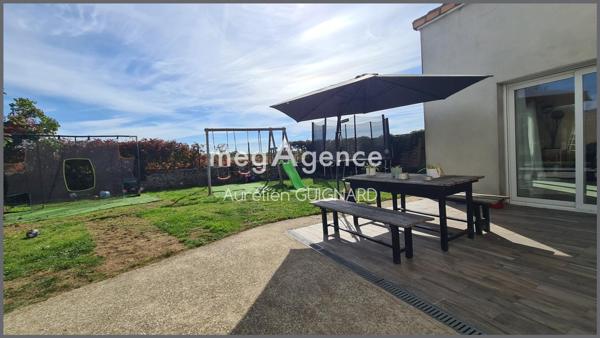 Maison à Bressuire, 79300 - 5 pièces 104m²