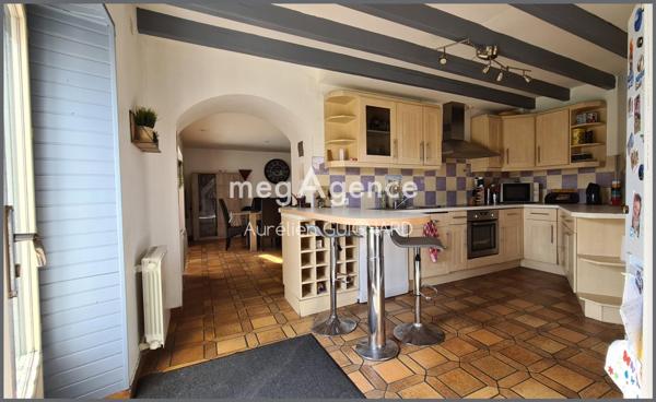 Maison à Bressuire, 79300 - 5 pièces 104m²