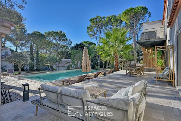 Là où le temps s’arrête, propriété de 2 maisons au coeur de la pinède