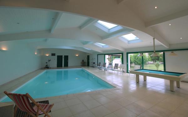 LA FERRIERE, MAISON DE MAITRE AVEC GRANDE ANNEXE PISCINE, SUR PARCELLE DE 2236M², 462000€ FAI
