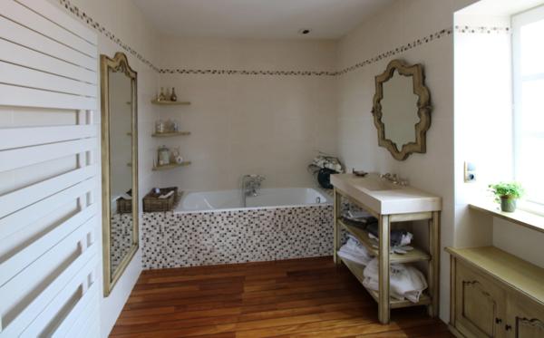 LA FERRIERE, MAISON DE MAITRE AVEC GRANDE ANNEXE PISCINE, SUR PARCELLE DE 2236M², 462000€ FAI