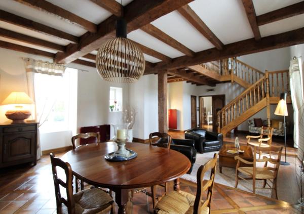 LA FERRIERE, MAISON DE MAITRE AVEC GRANDE ANNEXE PISCINE, SUR PARCELLE DE 2236M², 462000€ FAI