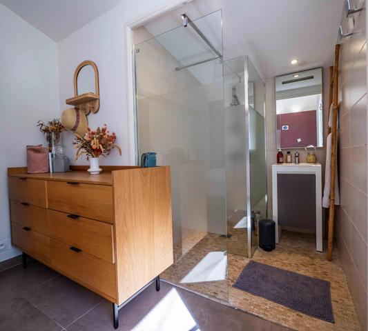 MAISON AVEC VUES SPECTACULAIRES ET POSITION DOMINANTE – 15 MIN PERPIGNAN