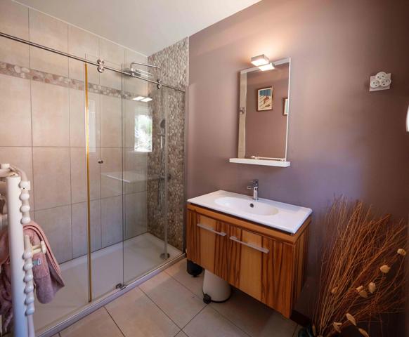 MAISON AVEC VUES SPECTACULAIRES ET POSITION DOMINANTE – 15 MIN PERPIGNAN