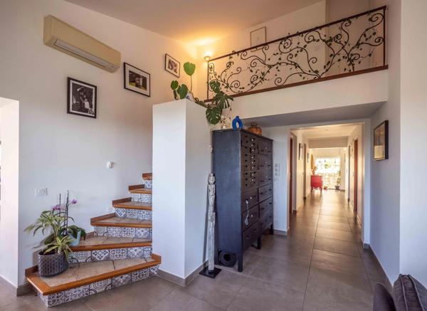 MAISON AVEC VUES SPECTACULAIRES ET POSITION DOMINANTE – 15 MIN PERPIGNAN