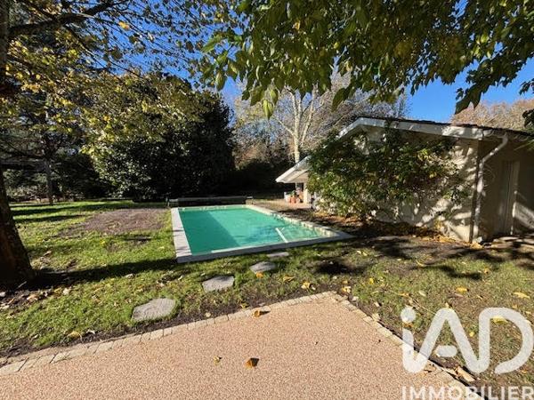 Maison à vendre 7 pièces 220 m² Sadirac