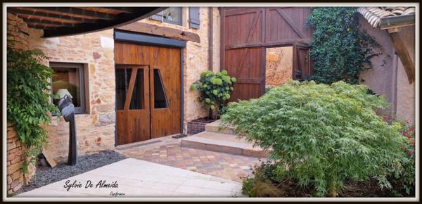 Maison Atypique,325 m²,vue, piscine, pierre, caractère à vendre 6 pièces SAINT VERAND (71)Bourgogne