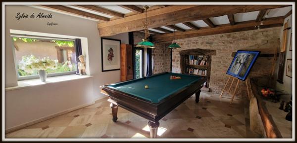 Maison Atypique,325 m²,vue, piscine, pierre, caractère à vendre 6 pièces SAINT VERAND (71)Bourgogne