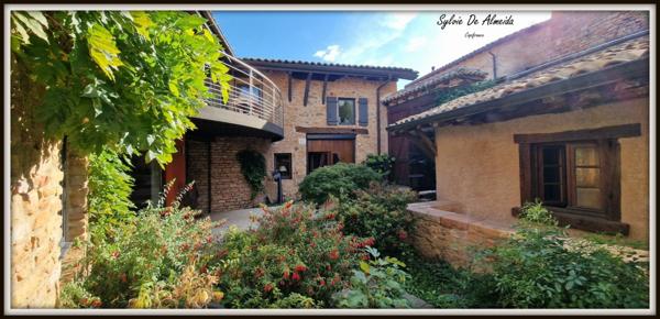 Maison Atypique,325 m²,vue, piscine, pierre, caractère à vendre 6 pièces SAINT VERAND (71)Bourgogne