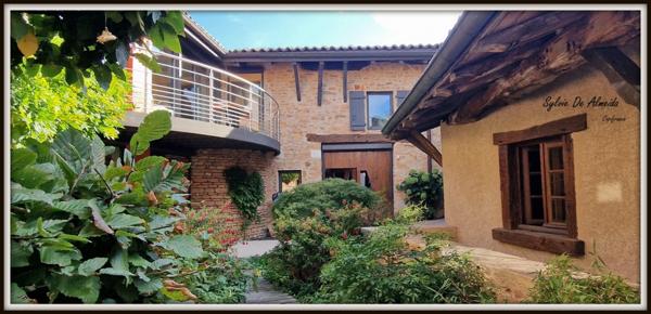 Maison Atypique,325 m²,vue, piscine, pierre, caractère à vendre 6 pièces SAINT VERAND (71)Bourgogne