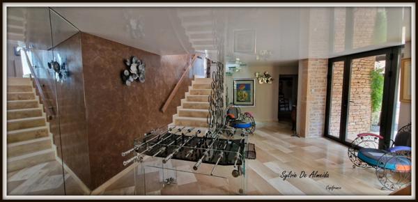 Maison Atypique,325 m²,vue, piscine, pierre, caractère à vendre 6 pièces SAINT VERAND (71)Bourgogne