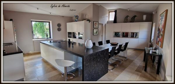 Maison Atypique,325 m²,vue, piscine, pierre, caractère à vendre 6 pièces SAINT VERAND (71)Bourgogne