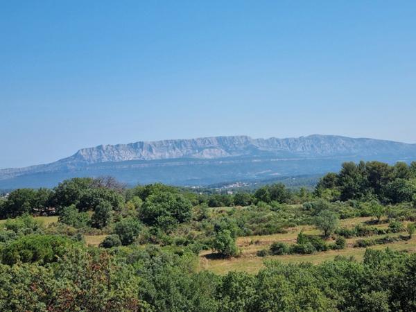 Studio avec grande terrasse à Saint Savournin
