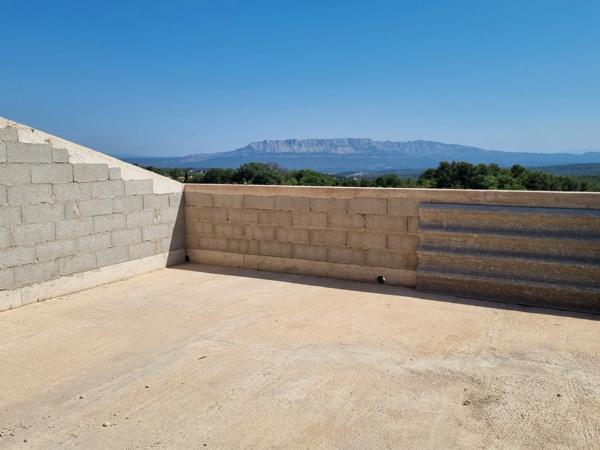 Studio avec grande terrasse à Saint Savournin