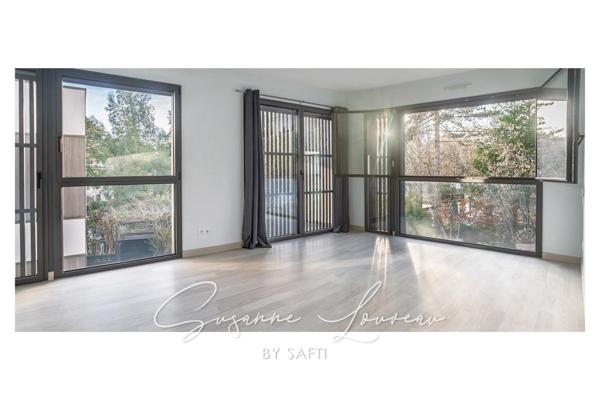 Maison contemporaine de 2017 - une ligne sobre qui capte le regard