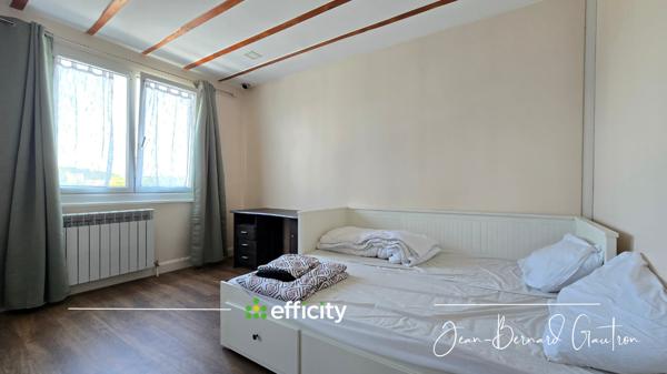Immeuble
         5 pièces
        - 100 m² Exclusivité 259 700 € *