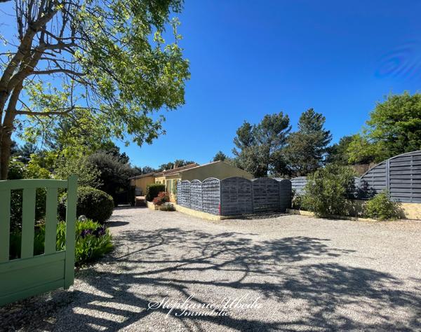 Rians (83560) Jolie maison de plain pied avec piscine nichée dans un écrin de verdure