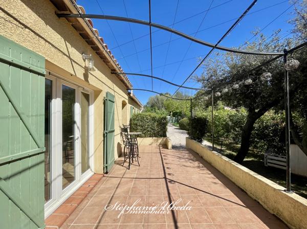 Rians (83560) Jolie maison de plain pied avec piscine nichée dans un écrin de verdure