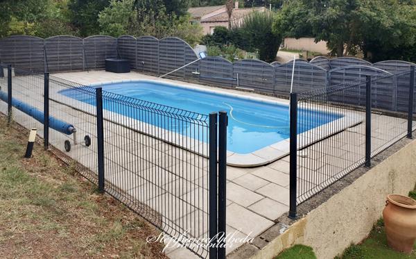 Rians (83560) Jolie maison de plain pied avec piscine nichée dans un écrin de verdure