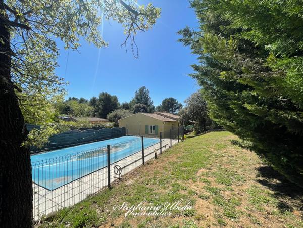 Rians (83560) Jolie maison de plain pied avec piscine nichée dans un écrin de verdure