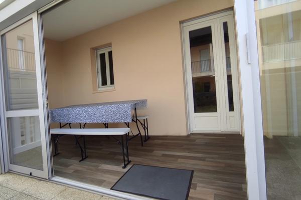 Coup de cœur à 50 mètres de l’océan – T2 rénové avec loggia, terrasse & garage