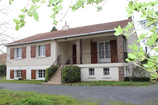 Maison à vendre 7 pièces avec 6 chambres à CHOLET (49)
